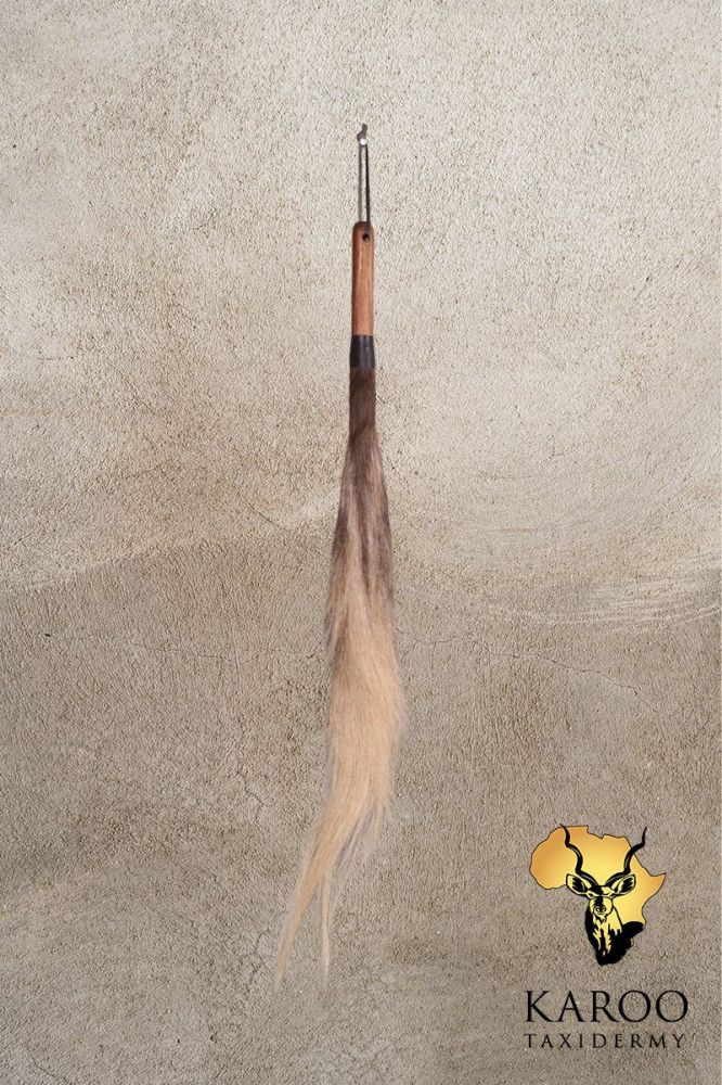 black_wildebeest_tail_swish.jpg
