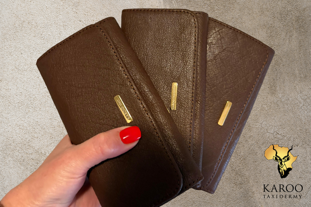 Ladies&rsquo; Two-Fold Wallet in Kudu Leather &ndash; Exterior