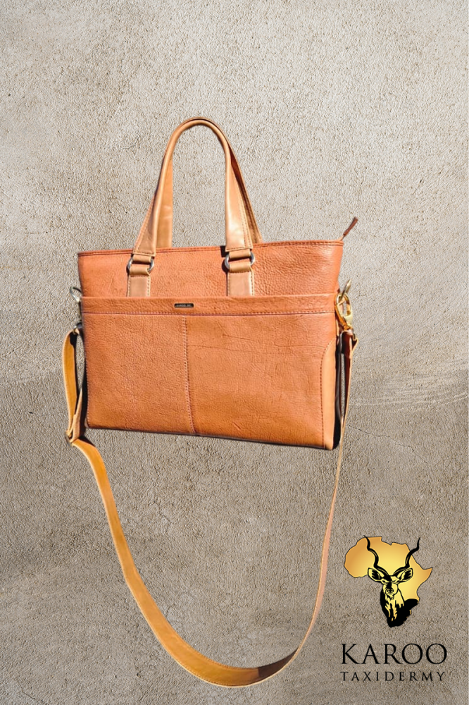 The Ebbe Tablet Bag in Kudu Leather